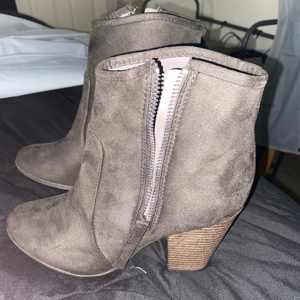 Journee Collection booties
